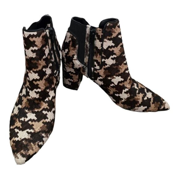 Preston & York Calf Hair Puzzle Print Leather Heeled Chelsea Boots Women Sz 6.5 - Picture 1 of 11